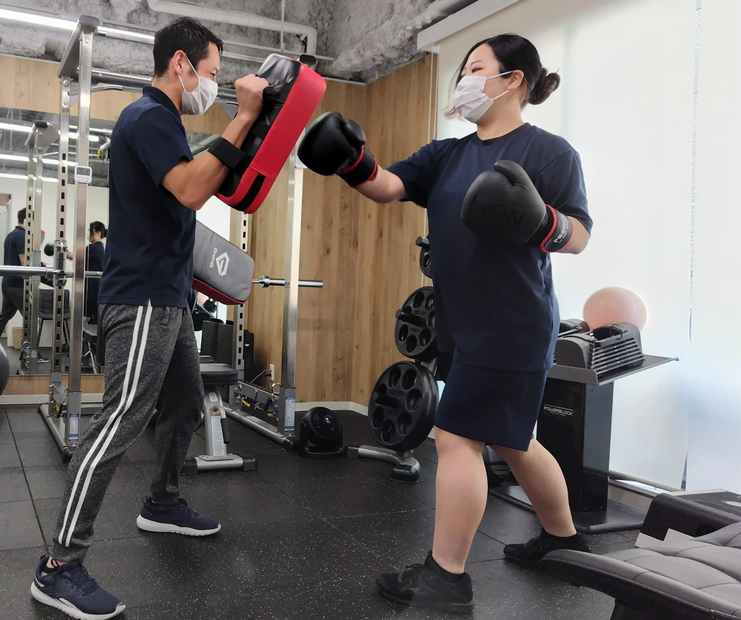 川崎パーソナルジムRat トレーニング風景2