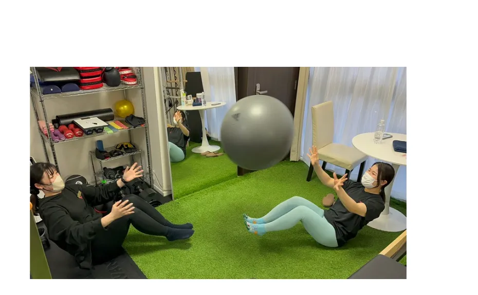 パーソナルジムRat心斎橋店でトレーニングに取り組むI.Kさんの様子